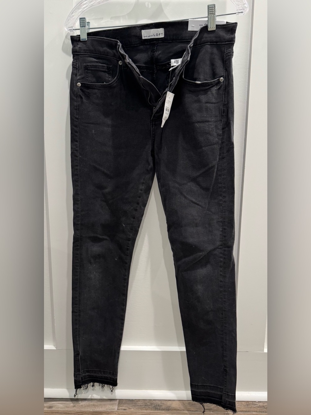 NWT LOFT Black Modern Skinny Jeans with Frayed Hem Size 6